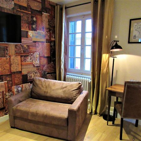Auberge Du Grand Dauphin Dhuizon Exteriör bild