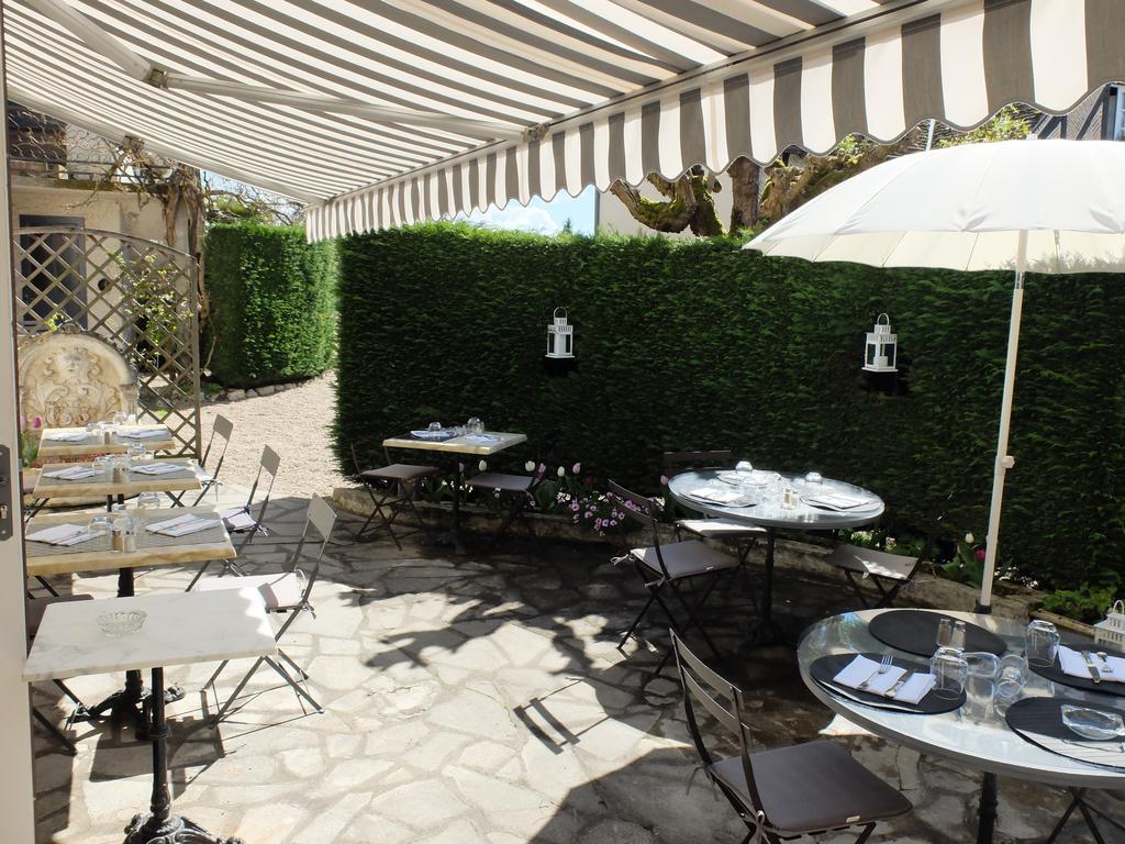Auberge Du Grand Dauphin Dhuizon Exteriör bild