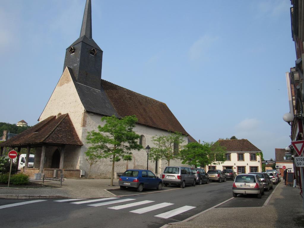 Auberge Du Grand Dauphin Dhuizon Exteriör bild
